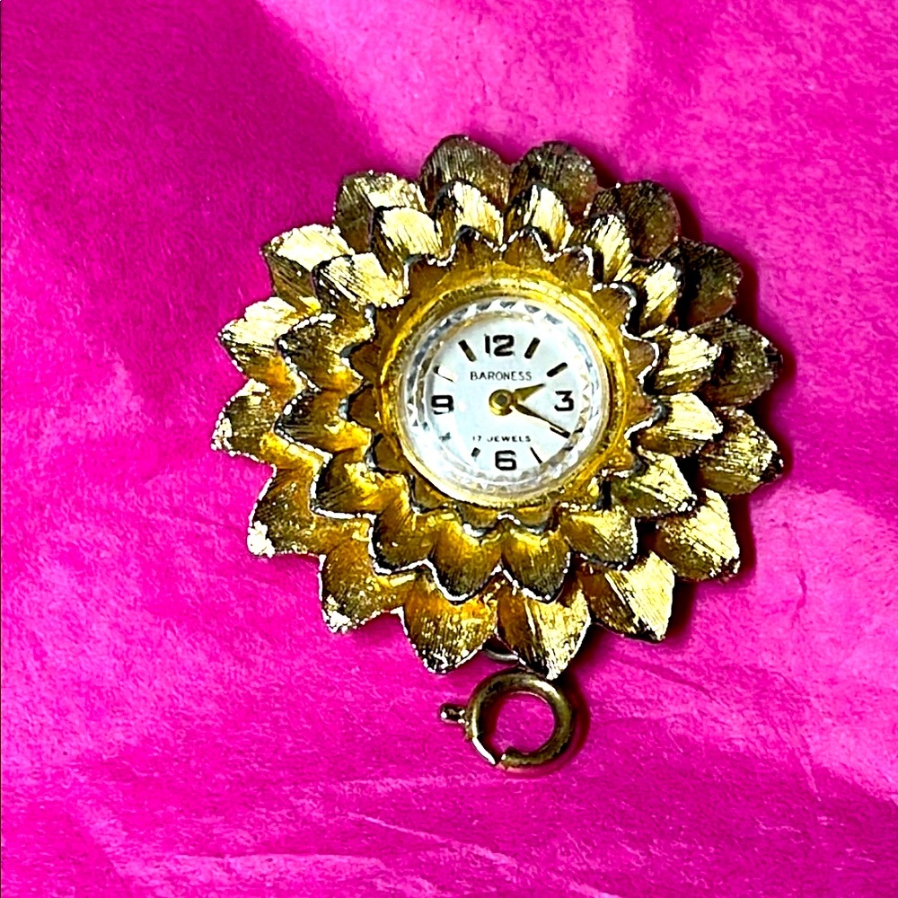 Gold Tone Sunflower Baroness 17 Jewels Watch Pendant